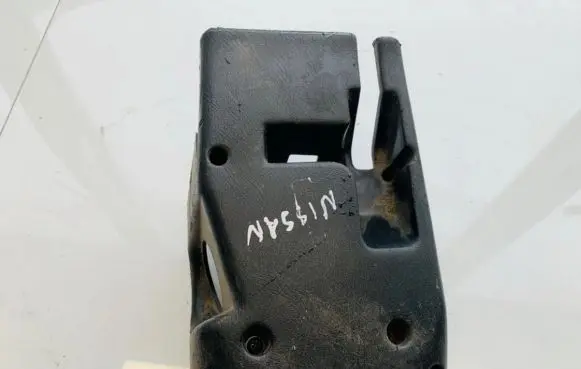 Nissan Almera Steering wheel column trim 484701n600 484701n601