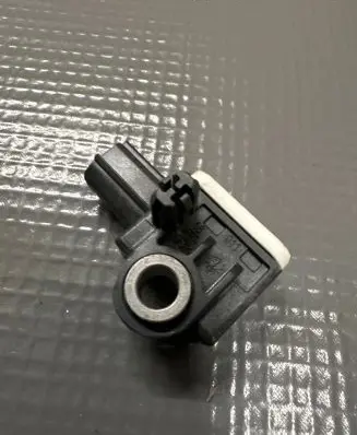Volvo XC60 Airbag deployment crash/impact sensor 31334336 C83HA 15D804