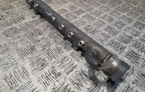 Volvo V70 Fuel main line pipe 30757146 0445215023