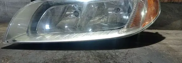 Volvo V70 Headlight/headlamp 31214353