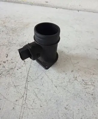 Volkswagen PASSAT B5 Mass air flow meter 0281002216 028906461