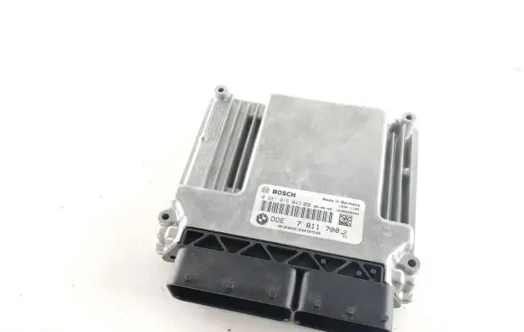 BMW 5 E60 E61 Engine control unit/module 7811700 0281015043