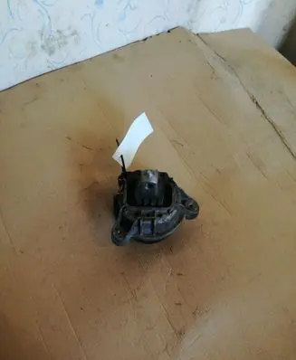 BMW 5 F10 F11 Engine mount bracket 685632701 F036071921