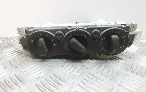 Ford Focus Climate control unit