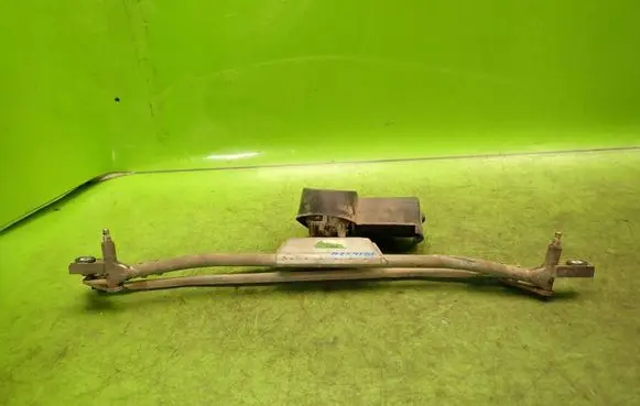 Volvo 440 Front wiper linkage and motor