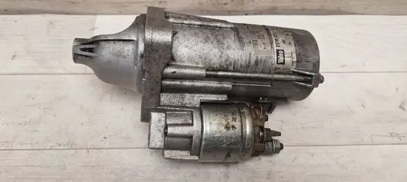 BMW 1 E81 E87 Starter motor 7787354