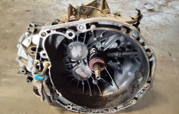 Renault Laguna II Manual 5 speed gearbox 8200408974