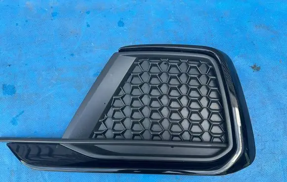 Audi A1 Front bumper lower grill 82A807681E 188234