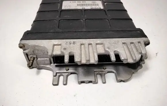 Ford Galaxy Engine control unit/module 028906021P 28SA2729 0281001251