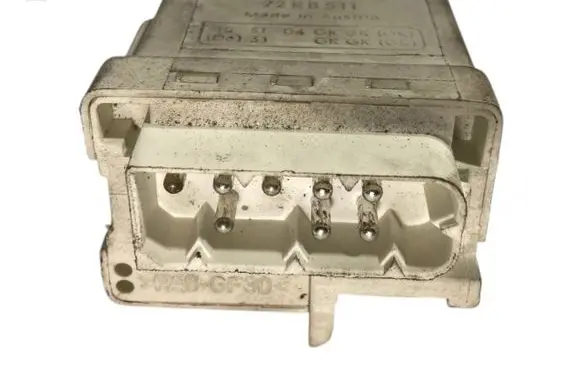 BMW 3 E46 Glow plug pre-heat relay 2247664