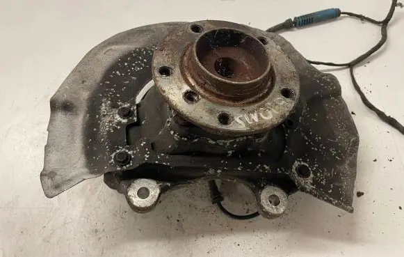 BMW 5 E60 E61 Front wheel hub 6760954