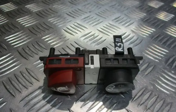 Renault Scenic II - Grand scenic II Hazard warning light relay 