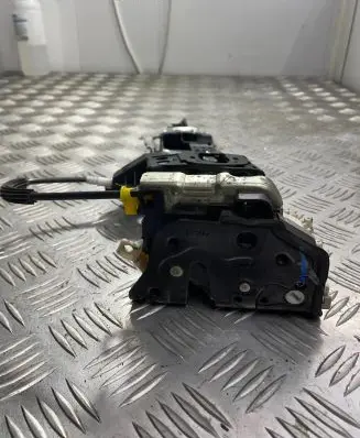 Audi Q5 SQ5 Rear door lock 8K0839015C