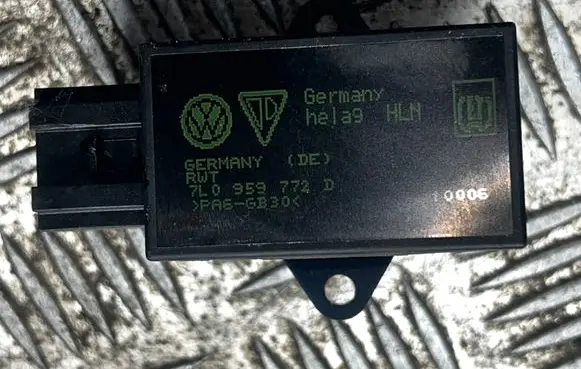 Volkswagen Touareg I Seat heating relay 7L0959772D
