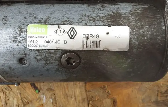Renault Megane II Starter motor 8200075362B D7R49 19L20401