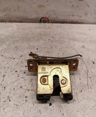 Opel Astra G Tailgate/trunk/boot lock/catch/latch 90506971