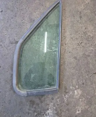 Renault Master II Front door vent window glass four-door 
