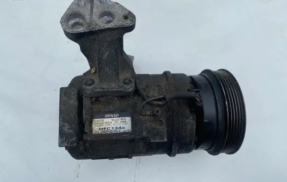 Toyota Avensis T250 Air conditioning (A/C) compressor (pump) 4472204233 10S17C