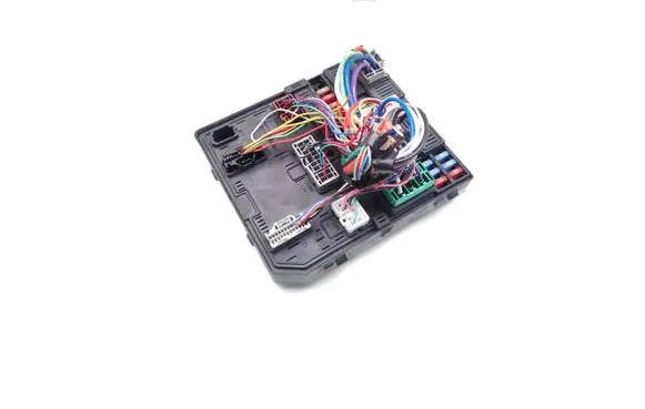 Nissan Pulsar Fuse module 284B73ZL0A