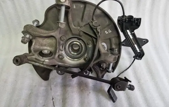 Mercedes-Benz S C217 Rear wheel hub A2224230220 A2113560000 2220406