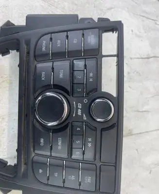 Head unit multimedia control