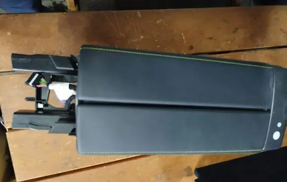 Peugeot 308 Armrest 9838038480