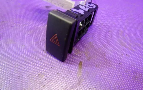 Toyota Avensis T250 Hazard light switch 157963