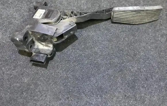 Opel Zafira A Accelerator throttle pedal 0281002298 90581208AQ