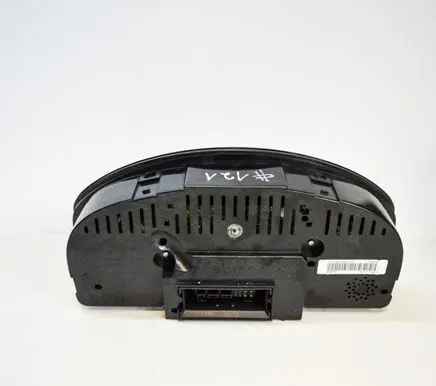Volkswagen Tiguan Speedometer (instrument cluster) 5N0920970D