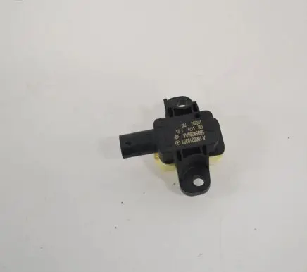 Mercedes-Benz GL X166 Airbag deployment crash/impact sensor A1668210351