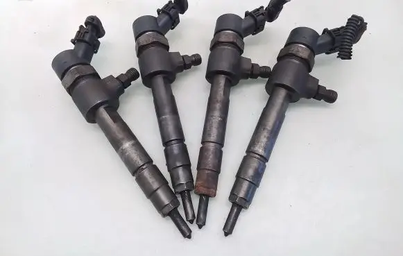 Alfa Romeo 147 Fuel injectors set 0445110119