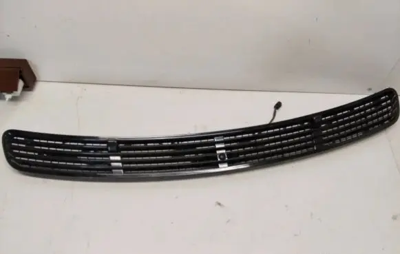 Mercedes-Benz E W211 Wiper trim 2118800005