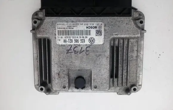 Volkswagen Touran I Engine control unit/module 03G906021MM 0281014044