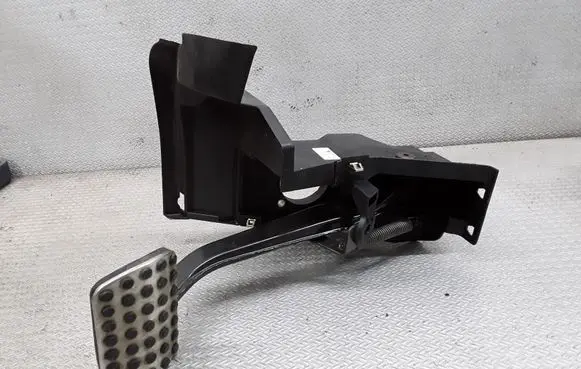 Mercedes-Benz C W203 Brake pedal A2032902201