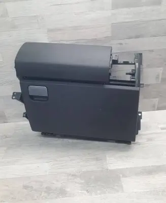 Land Rover Discovery 4 - LR4 Glove box FFB000282XXX 34183M