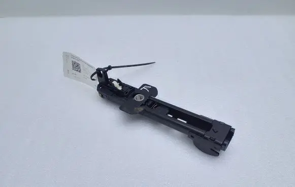 Audi Q7 4L Seat belt adjustment motor 8E0857833F
