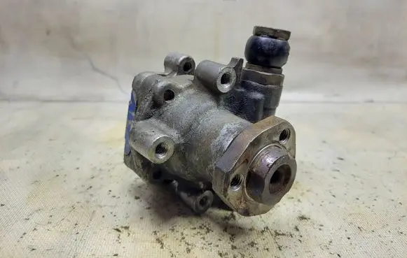 Skoda Fabia Mk1 (6Y) Power steering pump 1J0422154A
