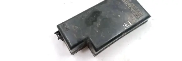Subaru Legacy Fuse box cover MB500100B