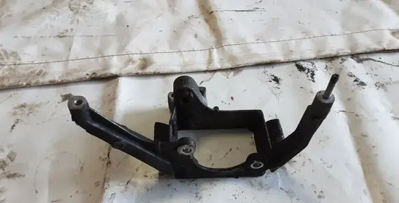 Audi A4 S4 B6 8E 8H Power steering pump mounting bracket 