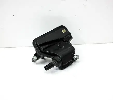 Ford Escape III Oil breather separator HX7G6C757CA