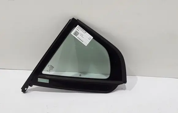 Volvo XC40 Rear vent window glass 31442381