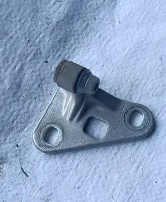 Mercedes-Benz E W211 Front door upper hinge ISE02M05