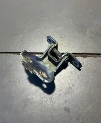 Nissan Terrano Front door lower hinge 