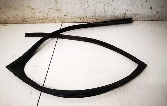 Lexus IS 220D-250-350 Rubber seal rear door