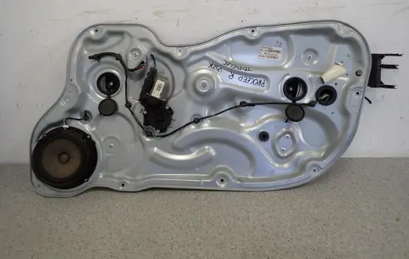 KIA Pro Cee'd I Front door window regulator with motor 