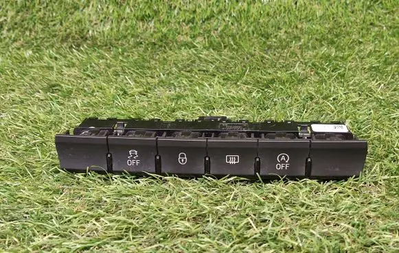 Skoda Rapid (NH) A set of switches 5JA927132AM