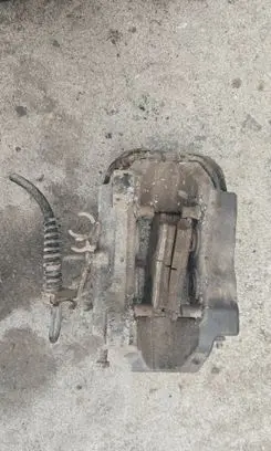 Rear brake caliper