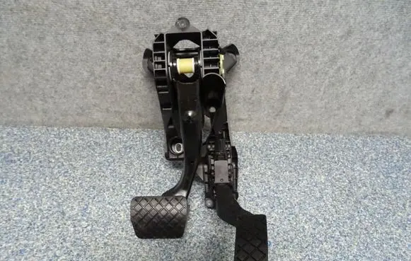 Volkswagen Golf VII Pedal assembly 5Q1723503H
