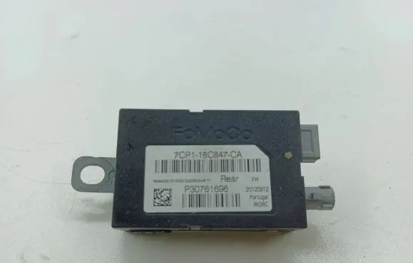 Ford C-MAX II Aerial antenna amplifier 7CP118C847CA 20120912 P30761696