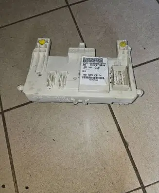 Ford Focus Fuse module 3M5T14014 5P46976 XUVVFSVZSU40